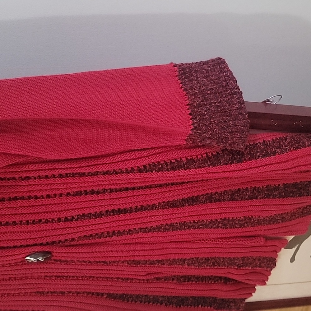 Y2K Lisa International Red Cardigan with A-Line Silhouette - Picture 4 of 5